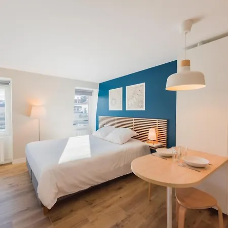 De La Nuee Bleue Apartment